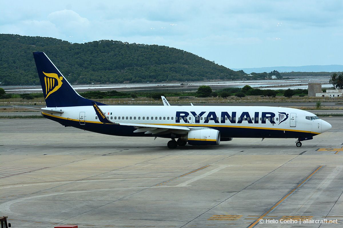 EI-EKV (38507) 2010 Boeing 737-8AS(WL)