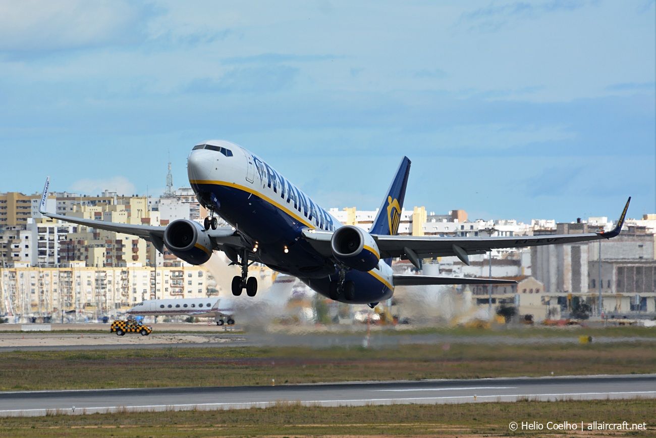 EI-EVF · Boeing 737-8AS(WL) · (FAO / LPFR)