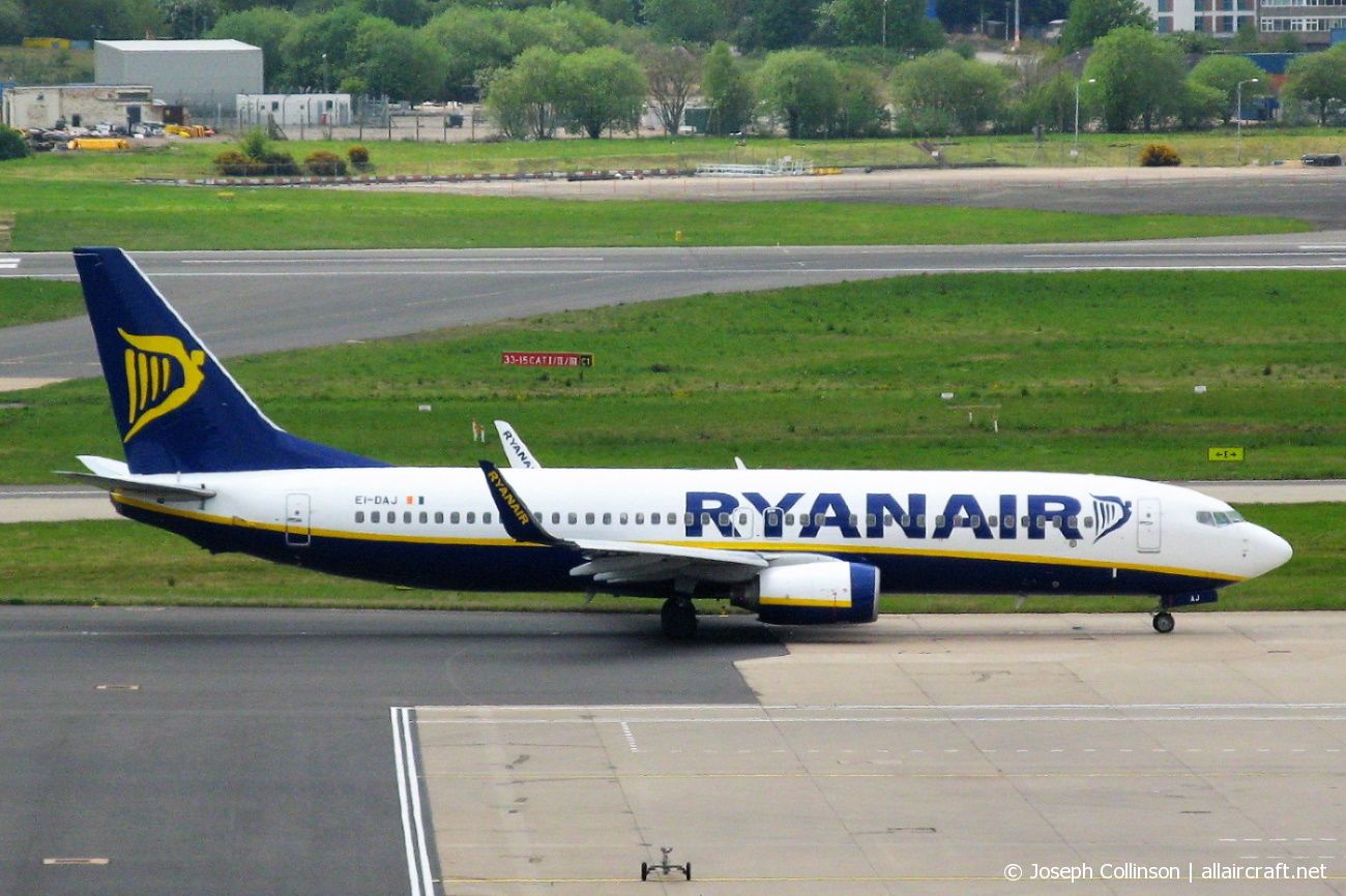 EI-DAJ (33548) 2003 Boeing 737-8AS(WL)