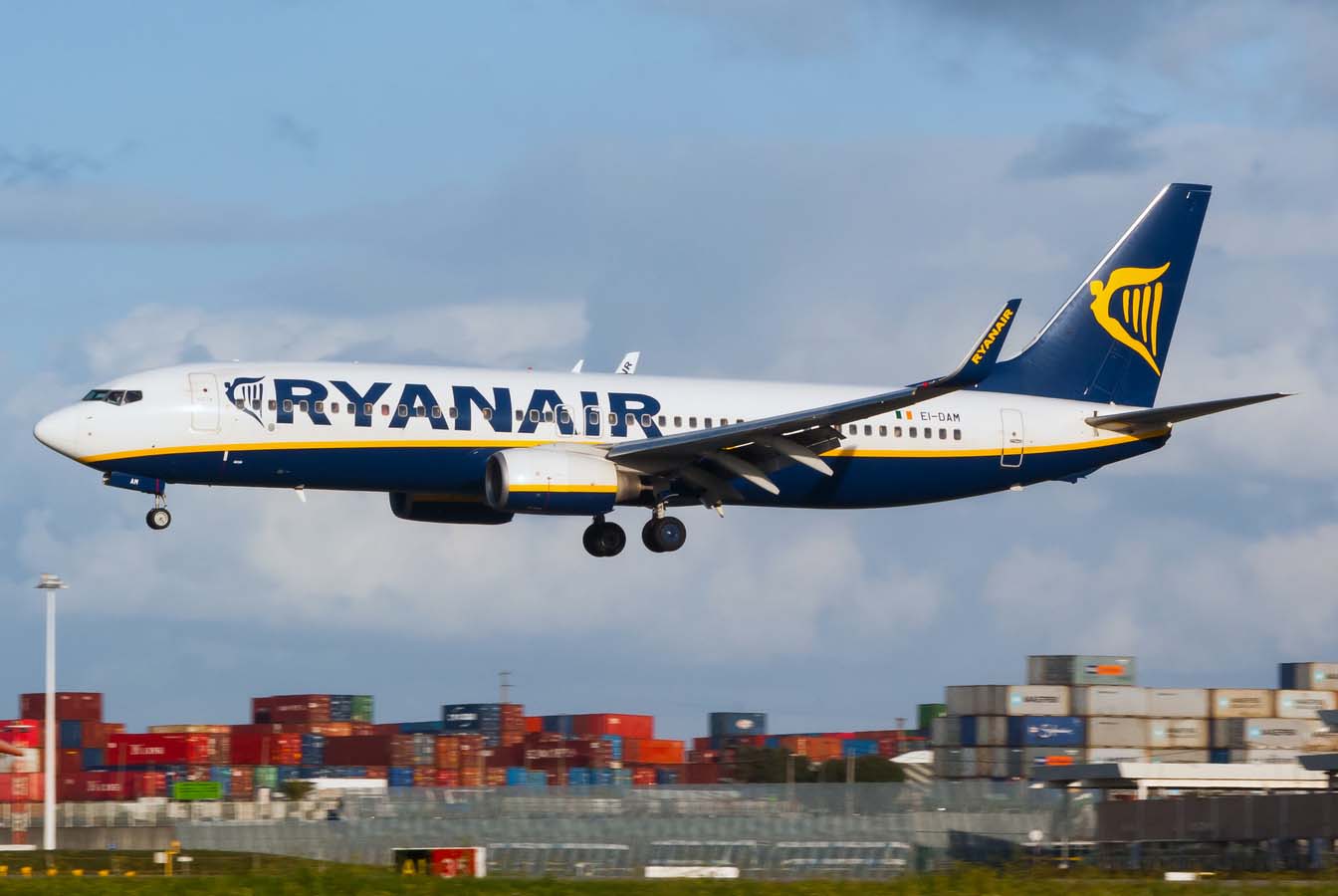 EI-DAM · Boeing 737-8AS(WL) · (OPO / LPPR)
