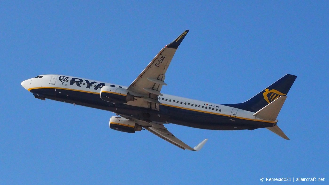 EI-DAN (033549) Boeing 737-8AS(WL)