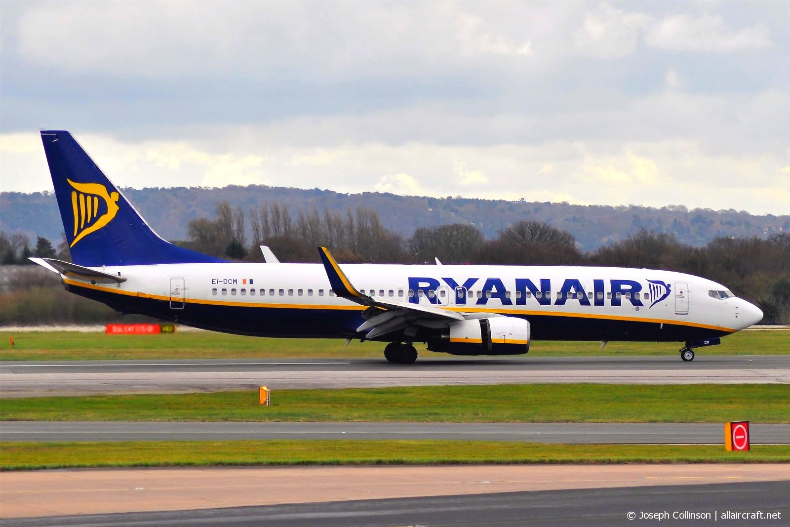 EI-DCM (33807) 2004 Boeing 737-8AS(WL)