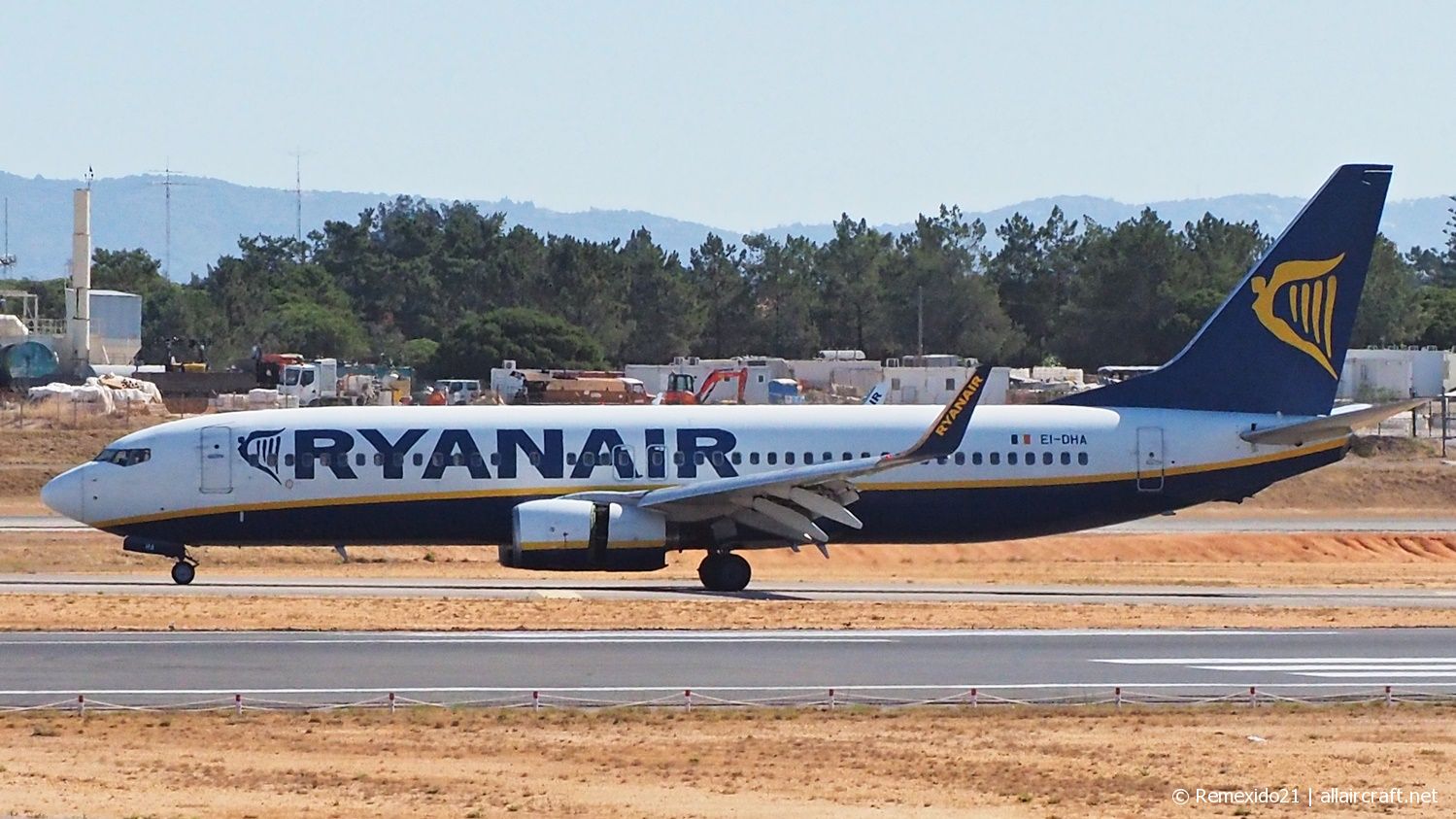 EI-DHA · Boeing 737-8AS(WL) · (FAO / LPFR)