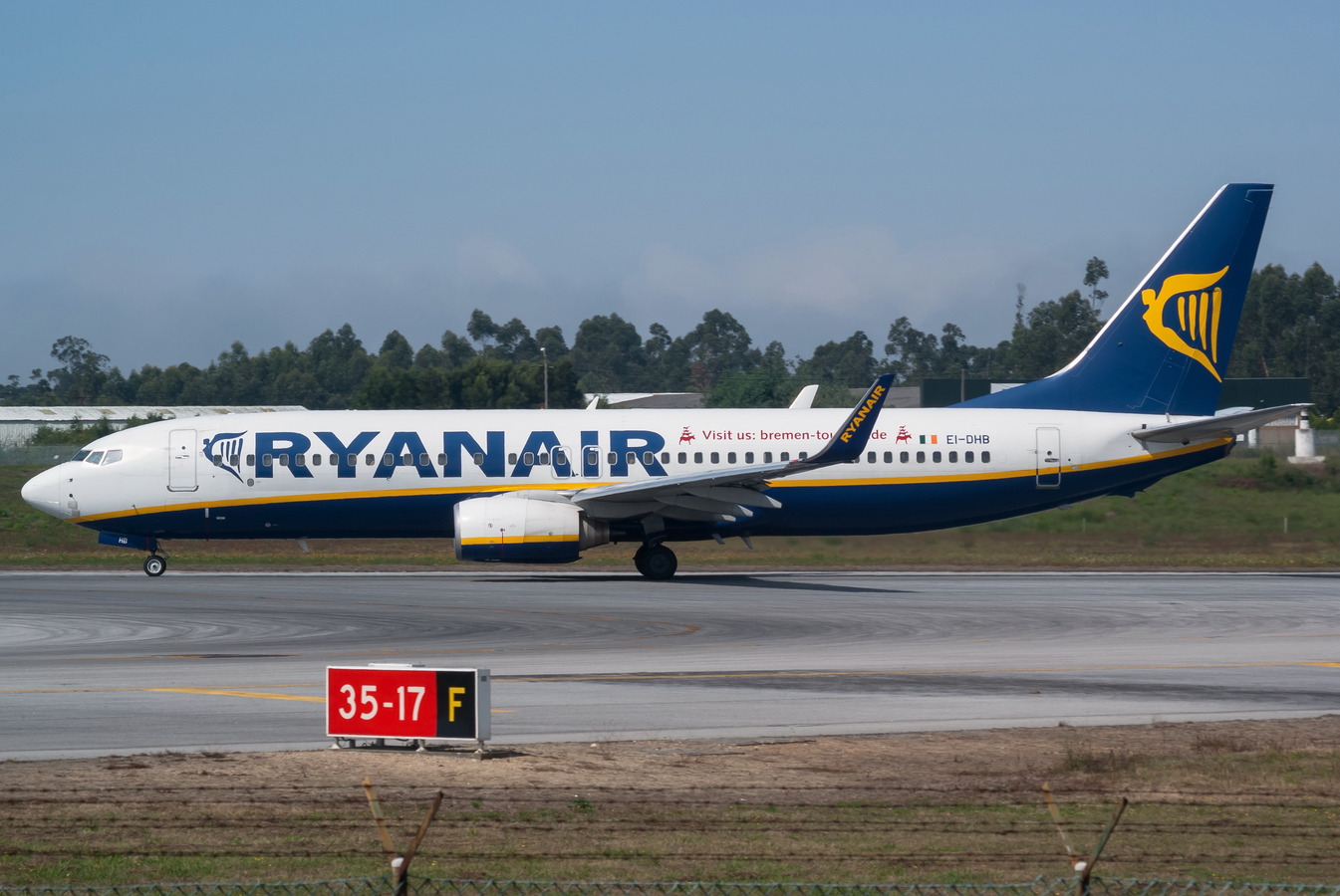 EI-DHB · Boeing 737-8AS(WL) · (OPO / LPPR)