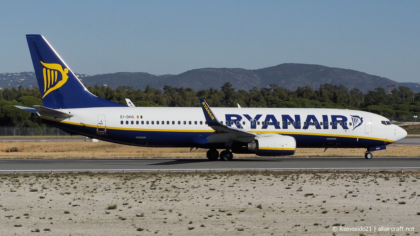 EI-DHG (33576) 2005 Boeing 737-8AS