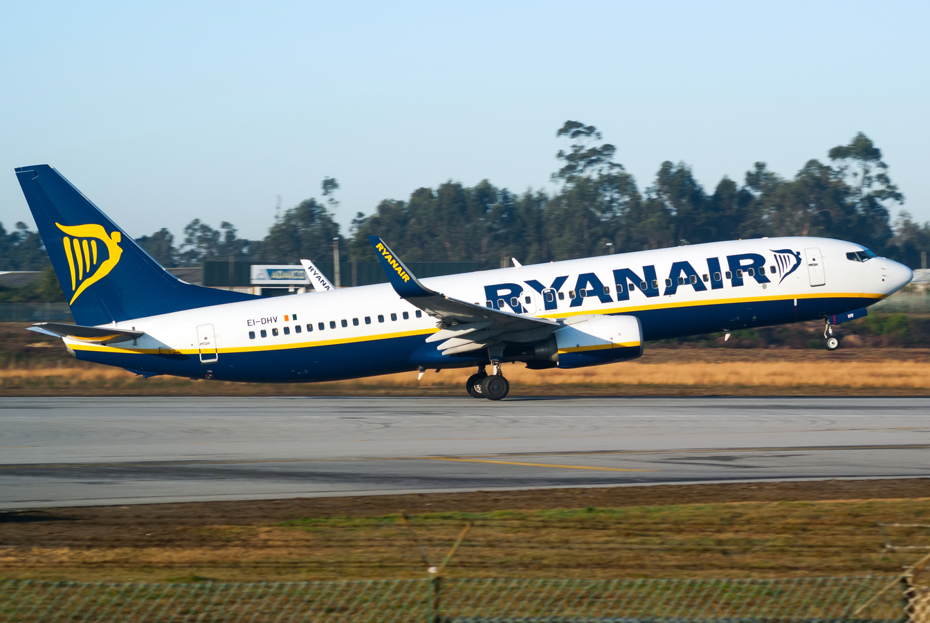EI-DHV (33582) 2005 Boeing 737-8AS(WL)