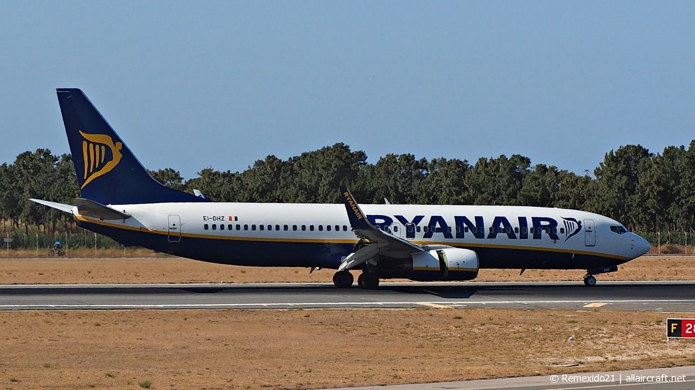 EI-DHZ · Boeing 737-8AS(WL) · (FAO / LPFR)