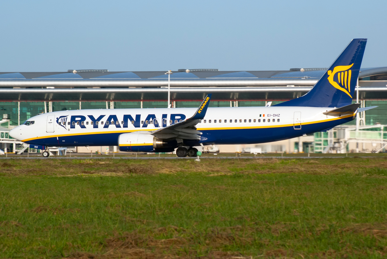 EI-DHZ (33583) 2005 Boeing 737-8AS(WL)