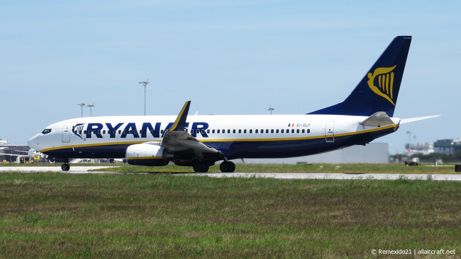 EI-DLF (33588) 2006 Boeing 737-8AS(WL)