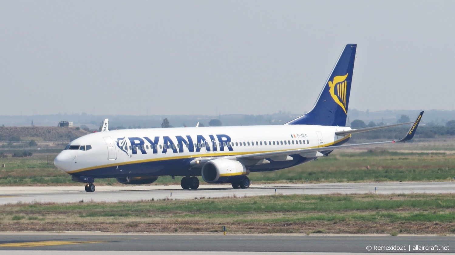 EI-DLG · Boeing 737-8AS(WL) · (SVQ / LEZL)