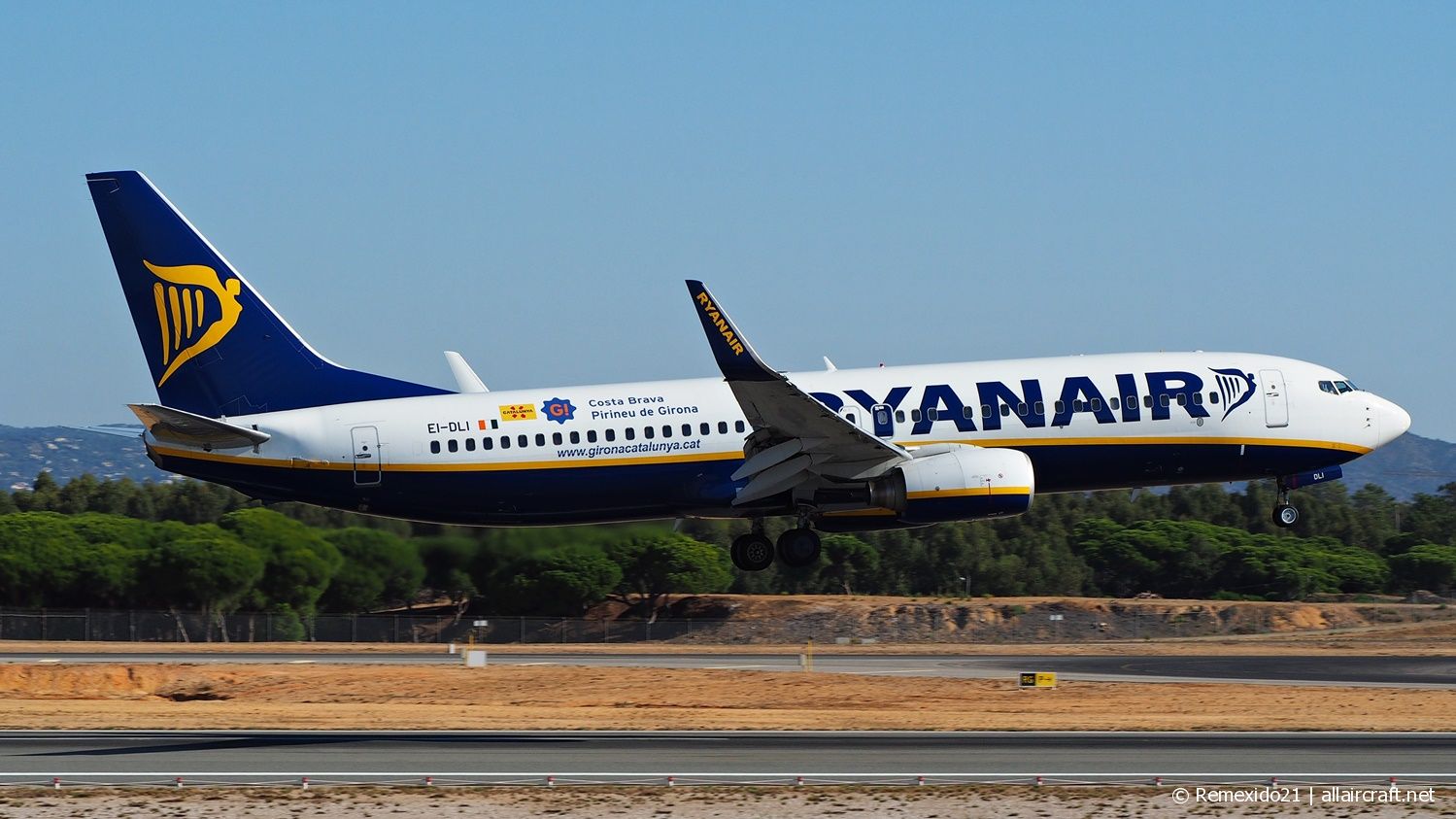 EI-DLI · Boeing 737-8AS(WL) · (FAO / LPFR)