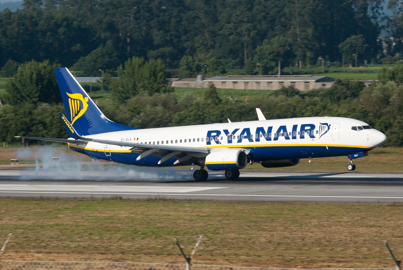 EI-DLK · Boeing 737-8AS(WL) · (OPO / LPPR)