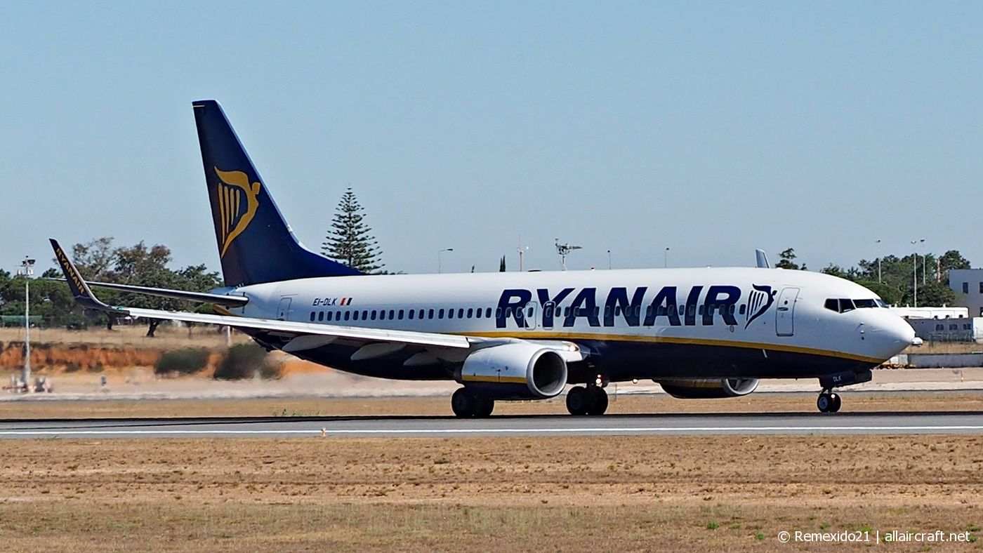 EI-DLK · Boeing 737-8AS(WL) · (FAO / LPFR)