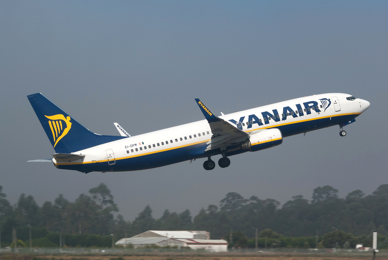 EI-DPM · Boeing 737-8AS(WL) · (OPO / LPPR)