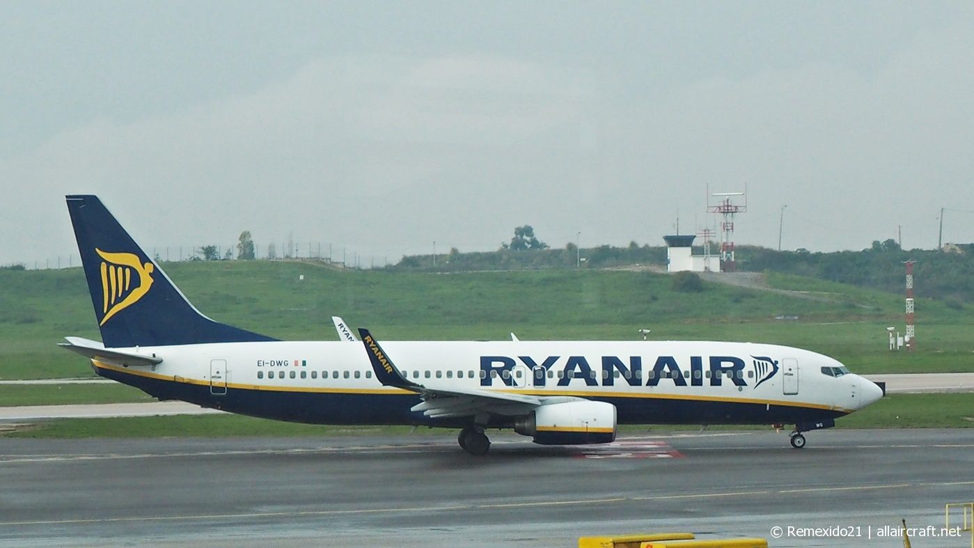 EI-DWG (33620) 2007 Boeing 737-8ASWL