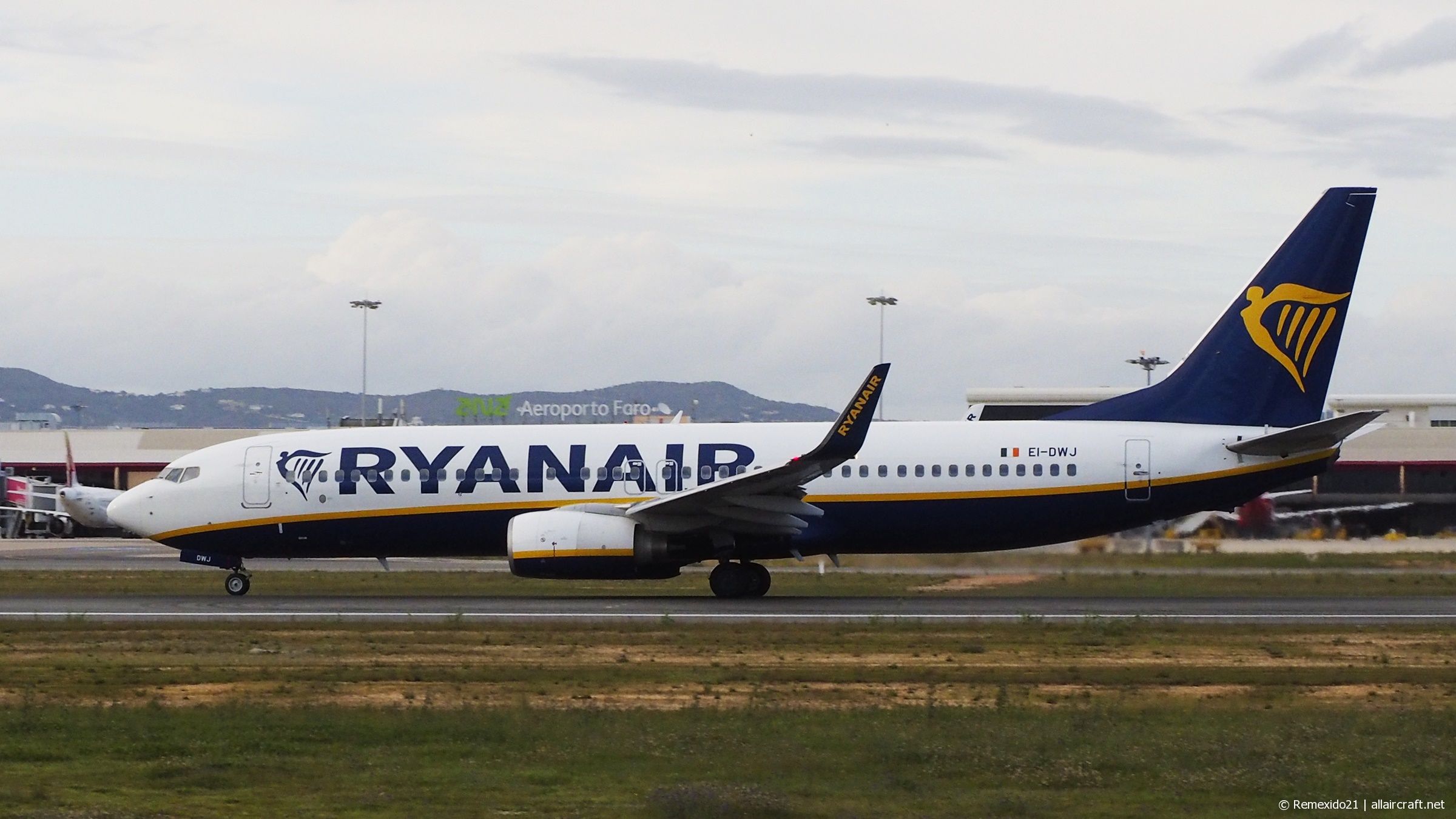 EI-DWJ · Boeing 737-8AS(WL) · (FAO / LPFR)