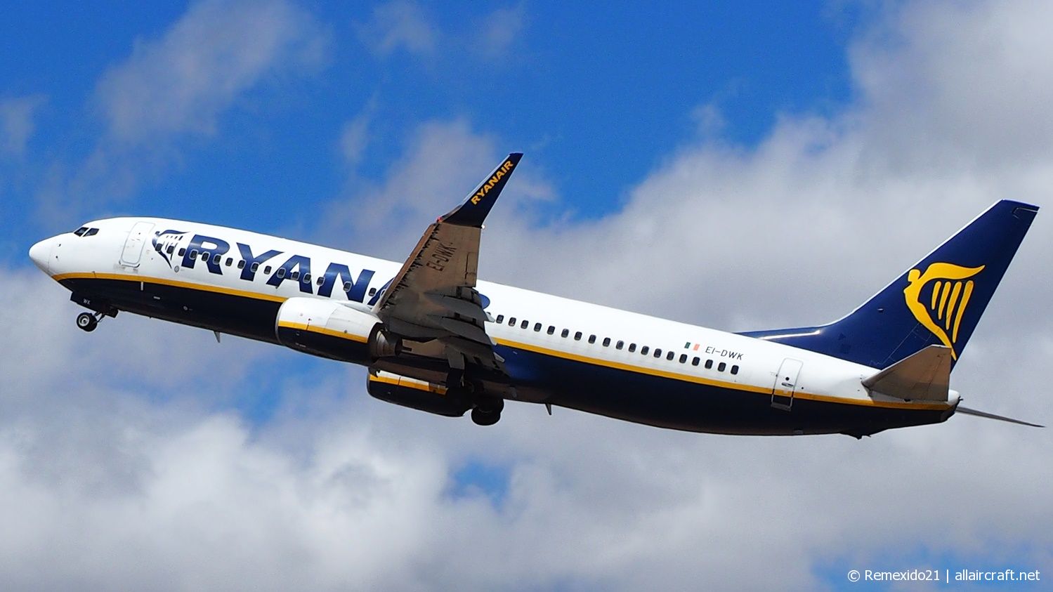 EI-DWK · Boeing 737-8AS(WL) · (FAO / LPFR)