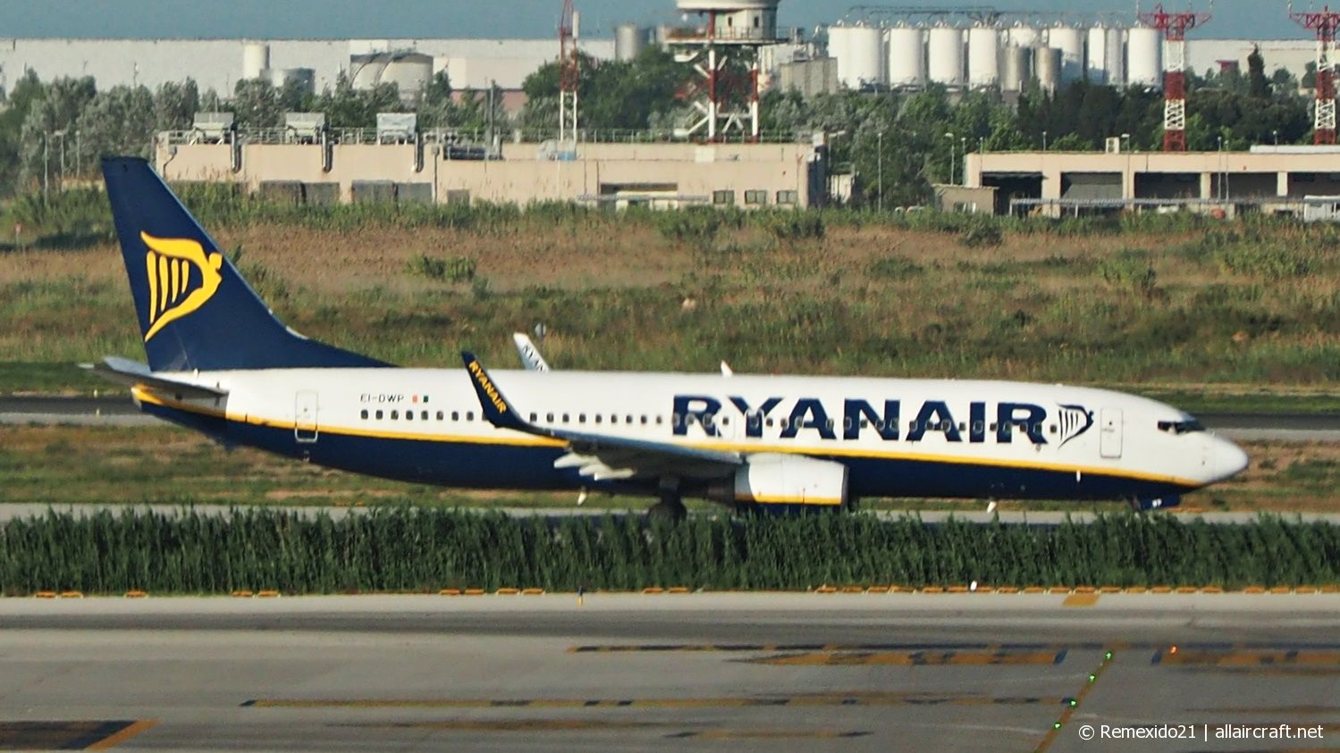 EI-DWP · Boeing 737-8AS(WL) · (BCN / LEBL)