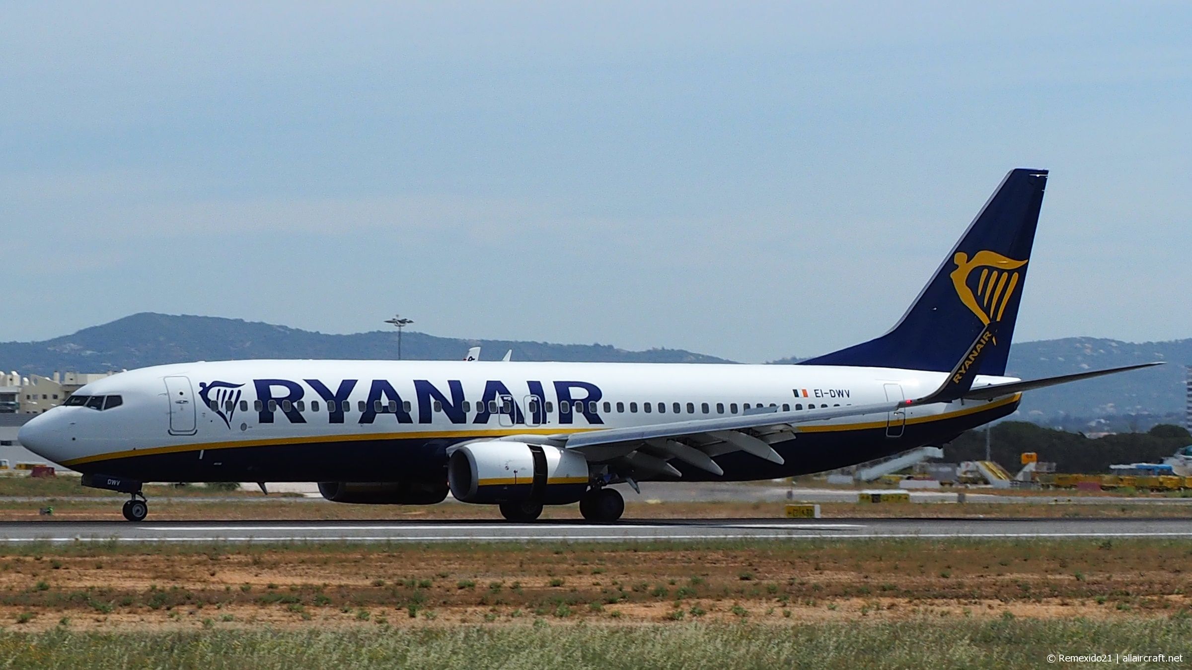 EI-DWV · Boeing 737-8AS(WL) · (FAO / LPFR)