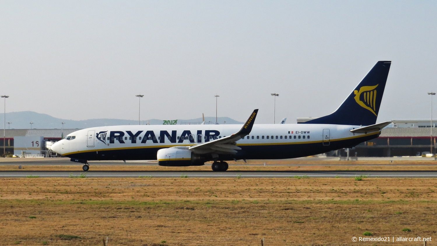 EI-DWW · Boeing 737-8AS(WL) · (FAO / LPFR)