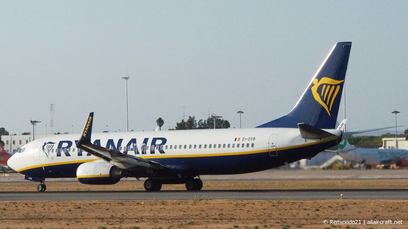 EI-DYB · Boeing 737-8AS(WL) · (FAO / LPFR)