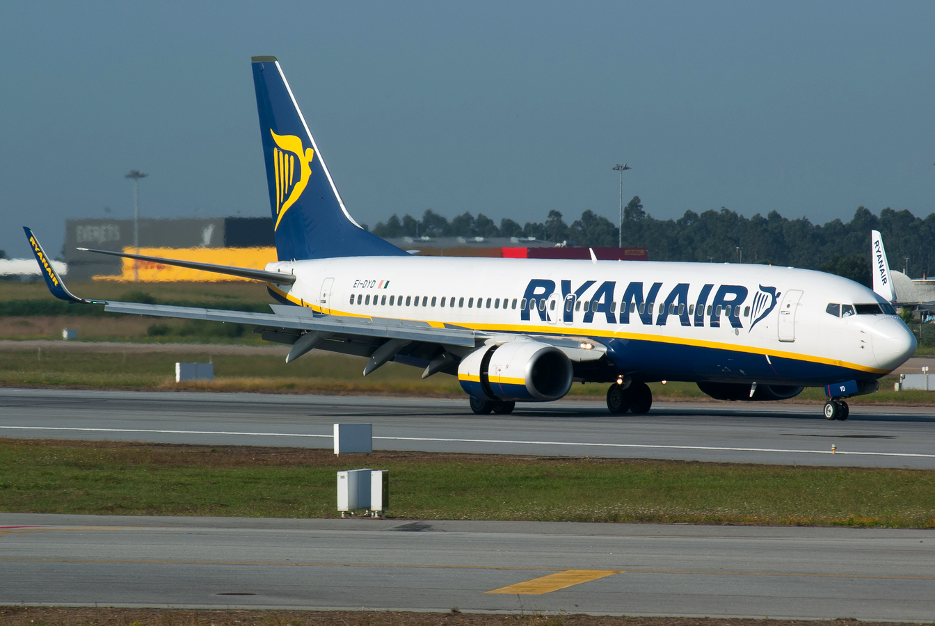 EI-DYD (33632) 2008 Boeing 737-8AS(WL)