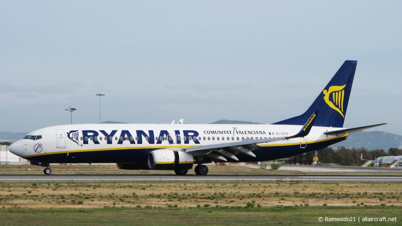 EI-DYX · Boeing 737-8AS(WL) · (FAO / LPFR)