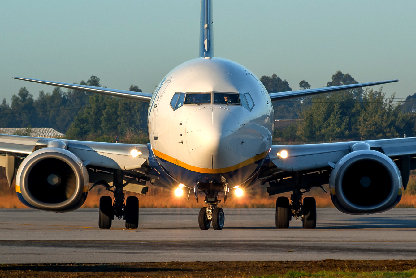 EI-DYX · Boeing 737-8AS(WL) · (OPO / LPPR)