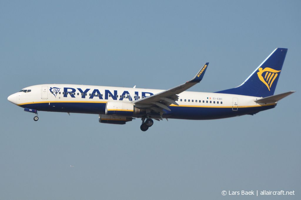 EI-EBC (37520) 2009 Boeing 737-8AS(WL)