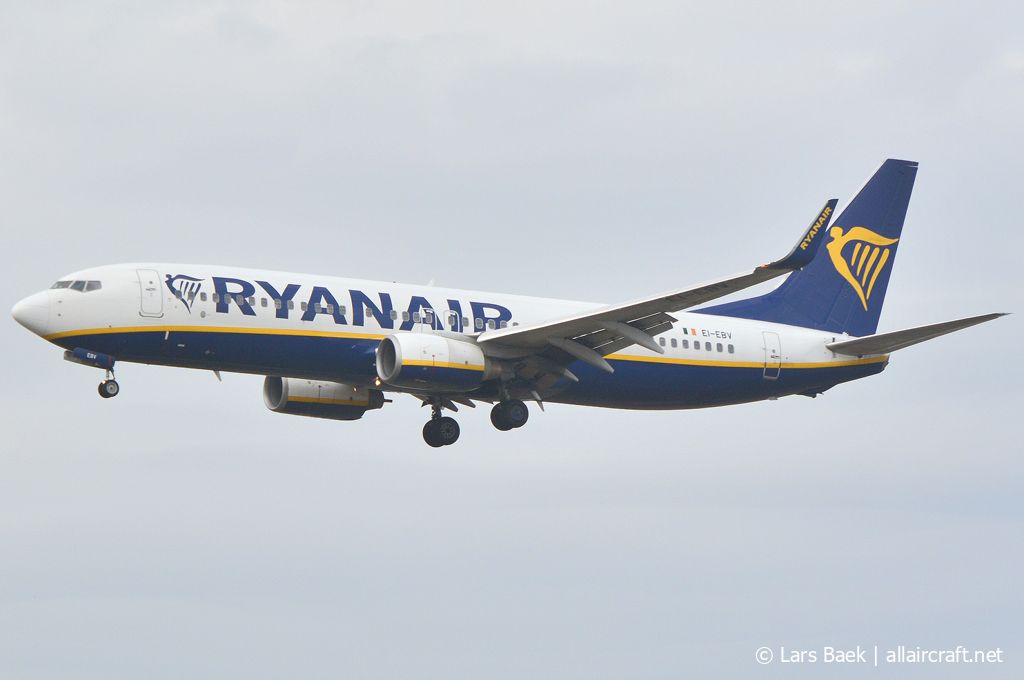 EI-EBV (35009) 2009 Boeing 737-8AS(WL)