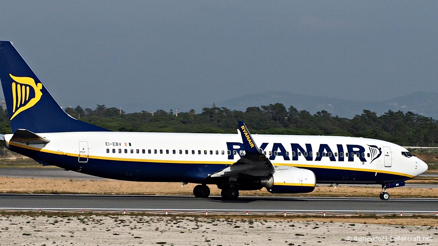 EI-EBV · Boeing 737-8AS(WL) · (FAO / LPFR)