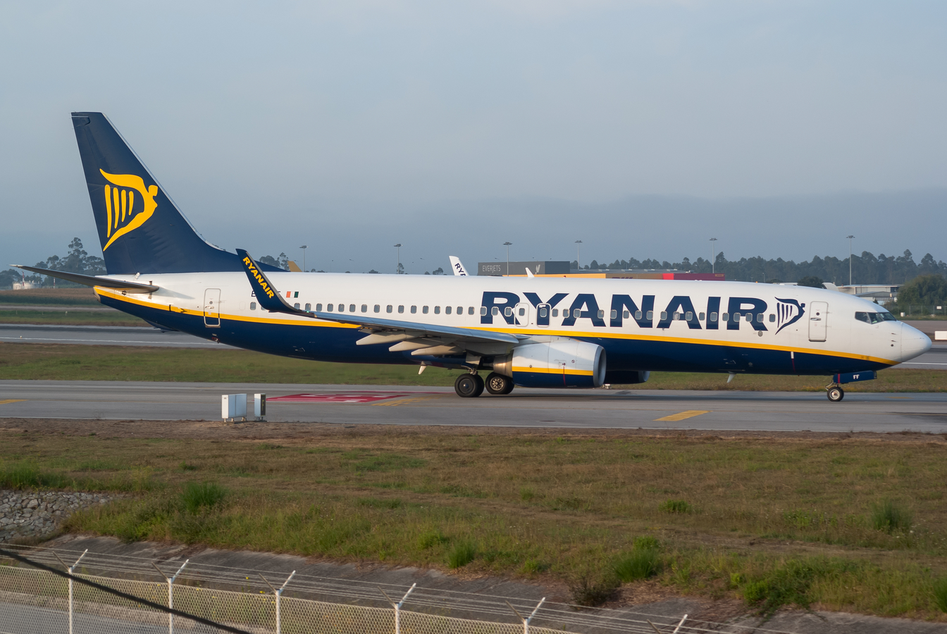 EI-EFF · Boeing 737-8AS(WL) · (OPO / LPPR)