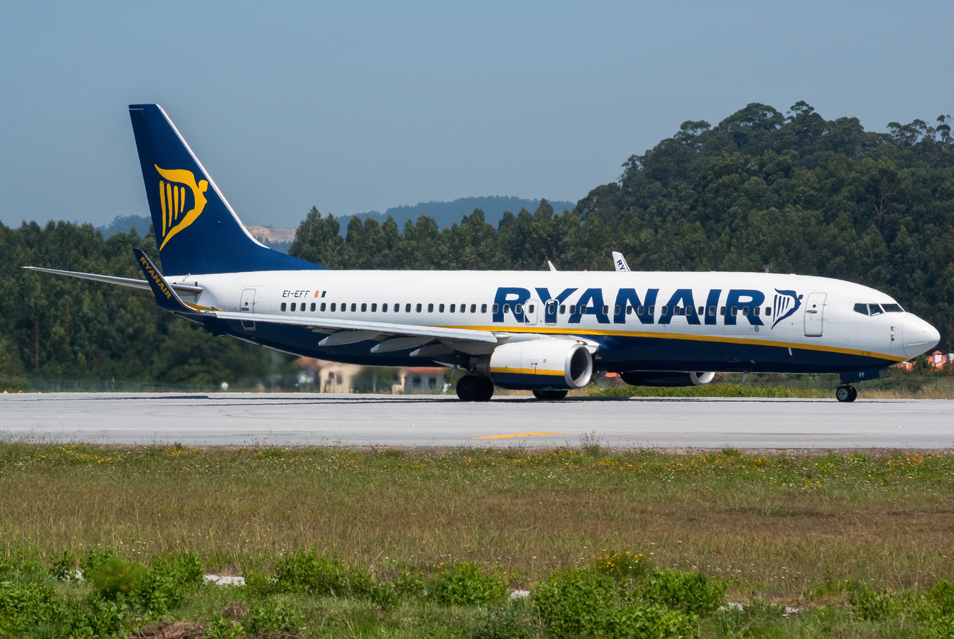 EI-EFF · Boeing 737-8AS(WL) · (OPO / LPPR)