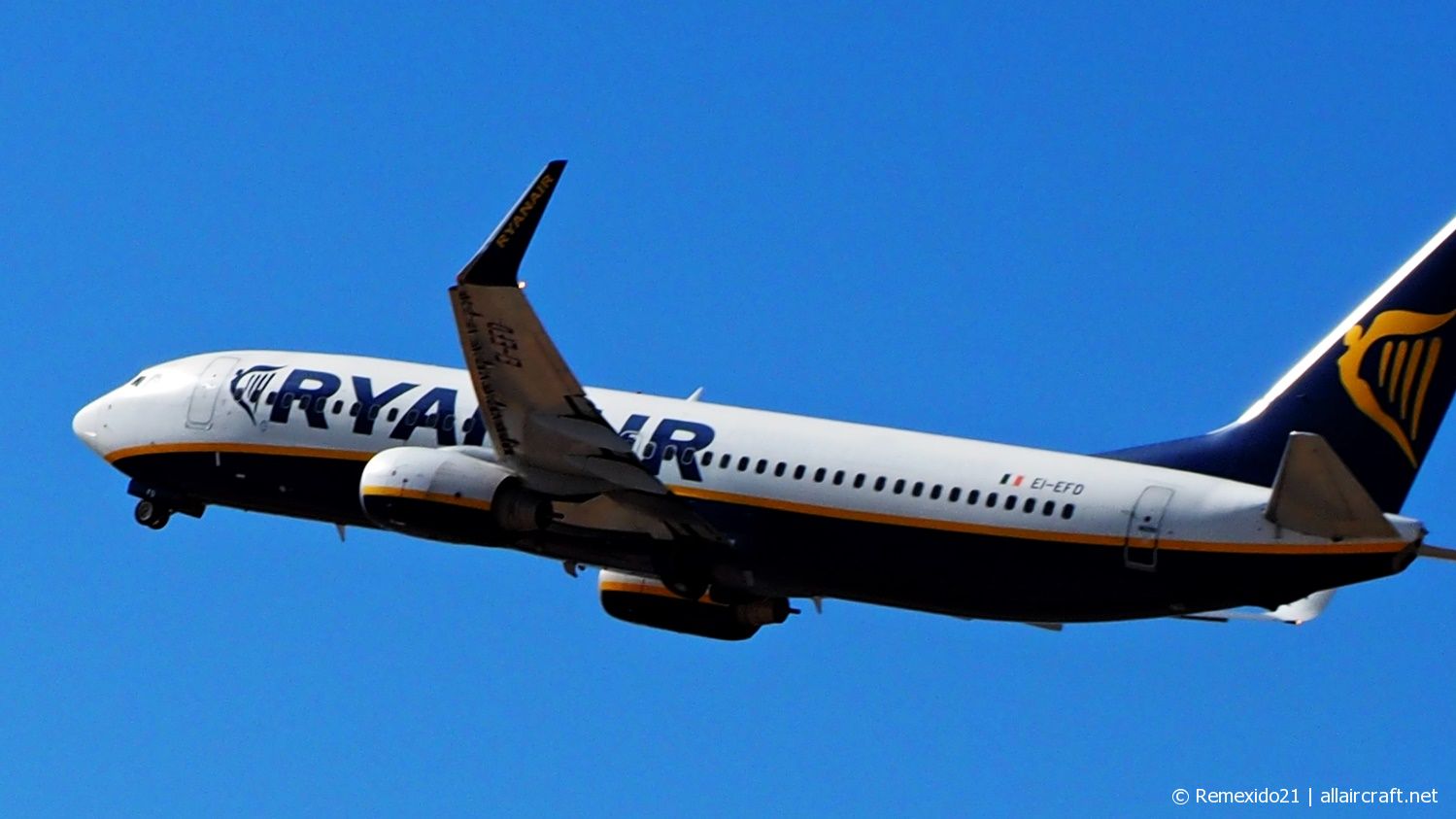 EI-EFP · Boeing 737-8AS(WL) · (FAO /LPFR)