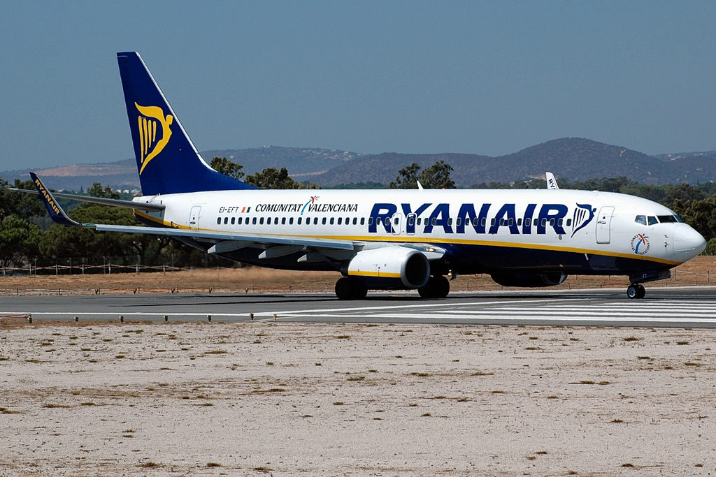 EI-EFT, (cn 37543), Boeing 737-8AS