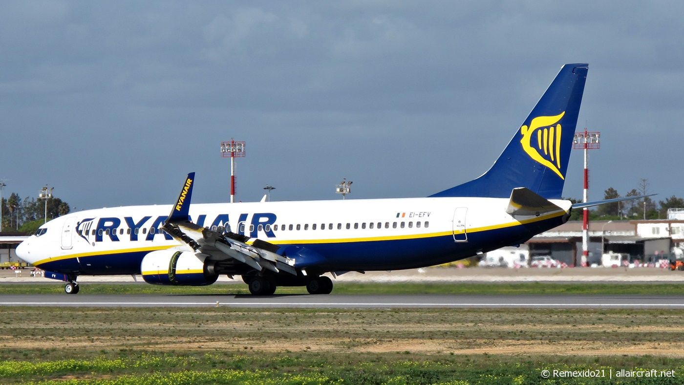 EI-EFV · Boeing 737-8AS(WL) · (FAO / LPFR)