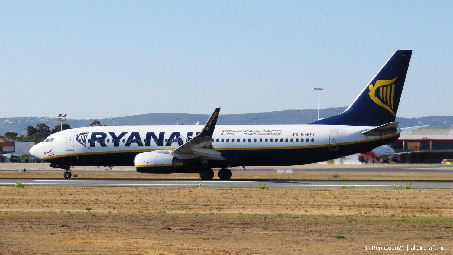 EI-EFY · Boeing 737-8AS(WL) · (FAO /LPFR)