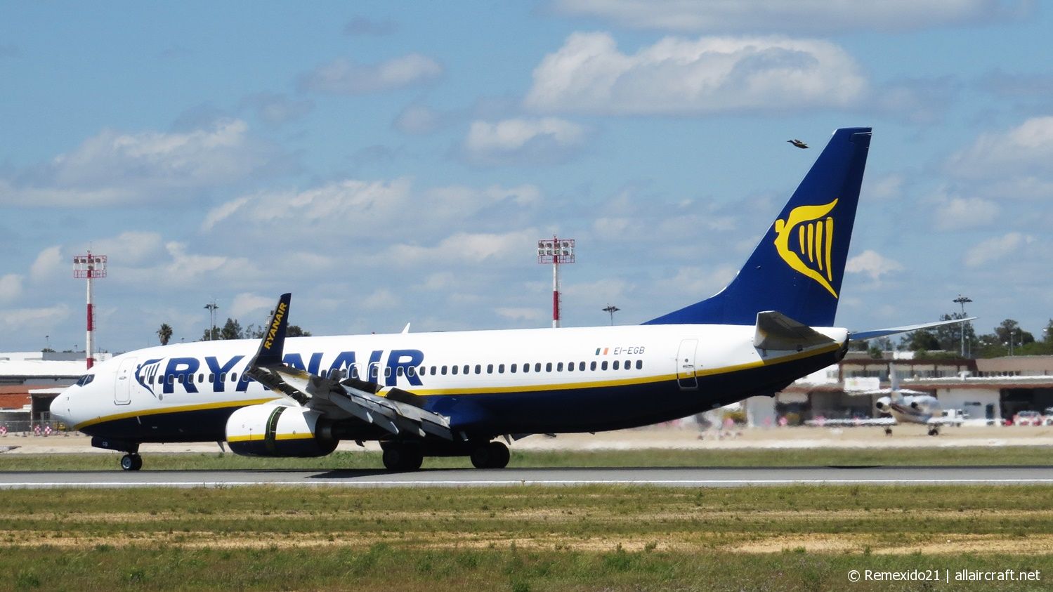 EI-EGB · Boeing 737-8AS(WL) · (FAO / LPFR)