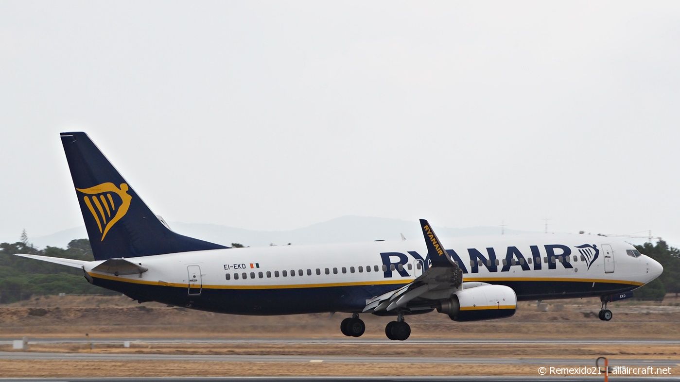 EI-EKD · Boeing 737-8AS(WL) · (FAO / LPFR)