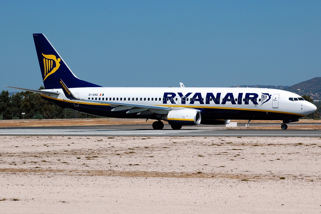 EI-EKG (35021) 2010 Boeing 737-8AS(WL)