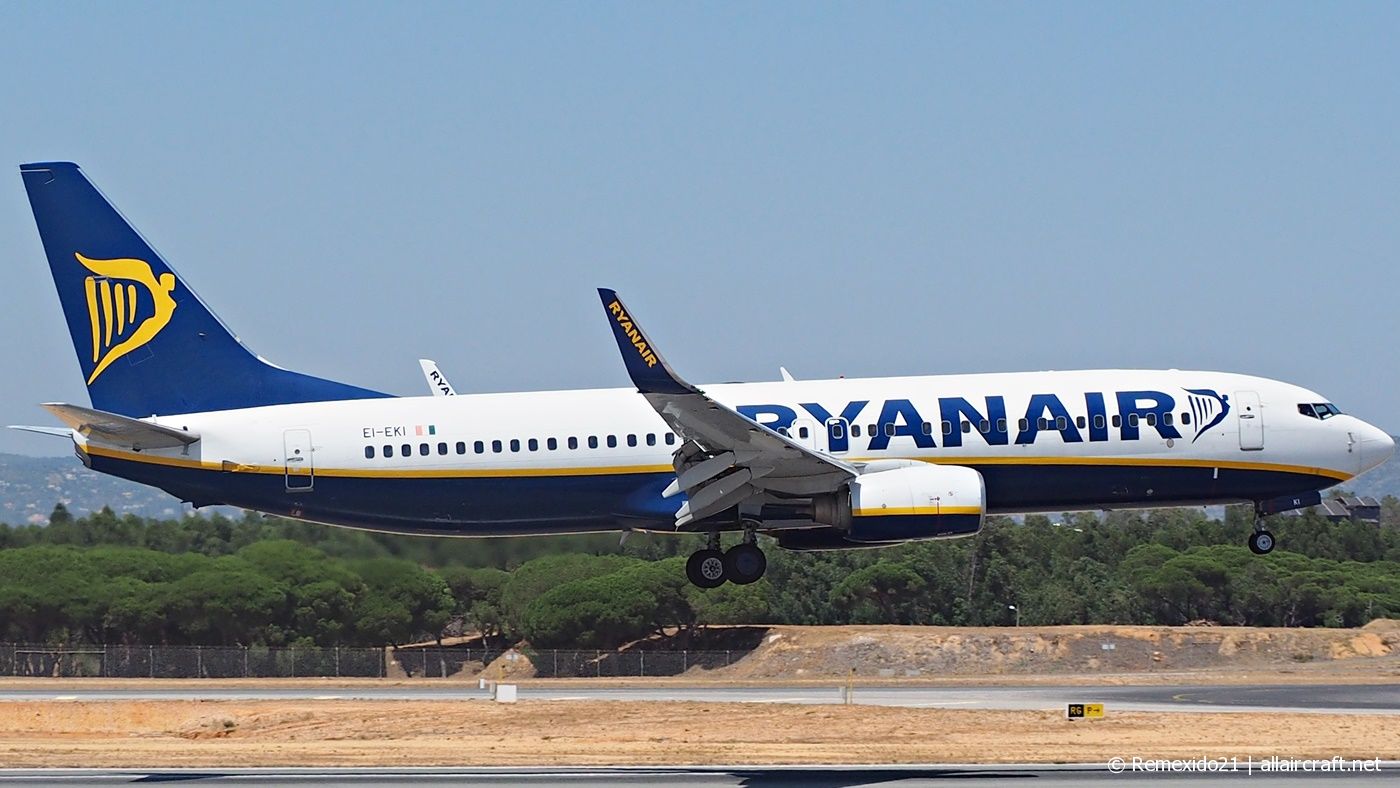 EI-EKI · Boeing 737-8AS(WL) · (FAO / LPFR)