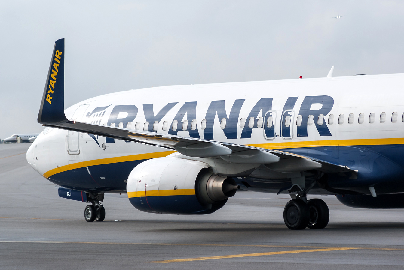 EI-EKJ · Boeing 737-8AS(WL) · (OPO / LPPR)