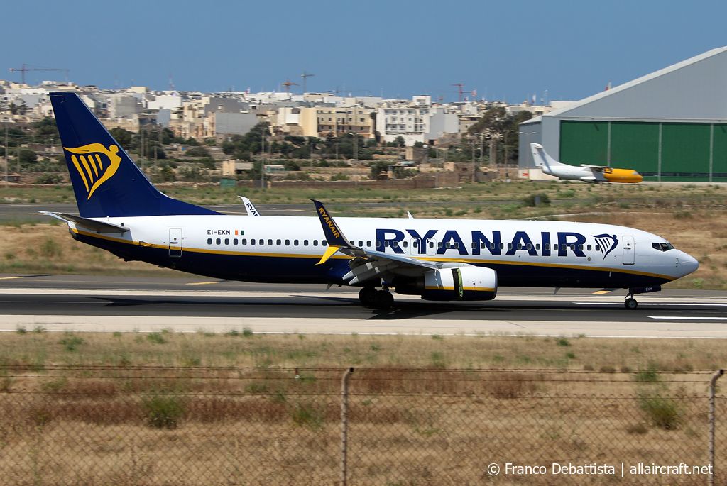 EI-EKM · Boeing 737-8AS(WL) · (MLA / LMML)
