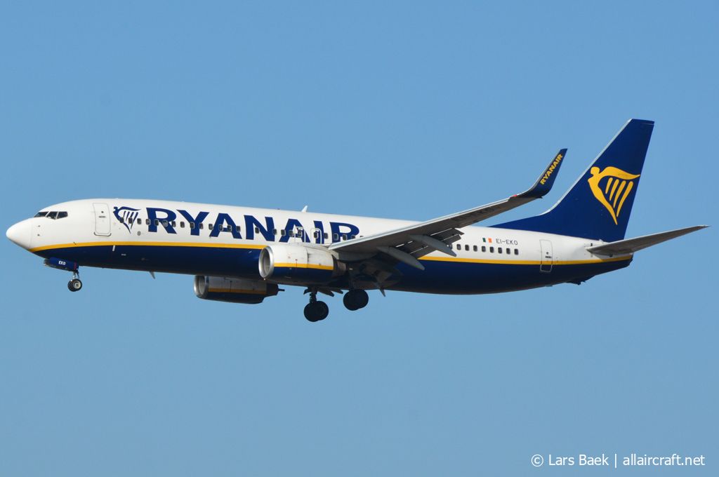 EI-EKO (35027) 2010 Boeing 737-8AS(WL)