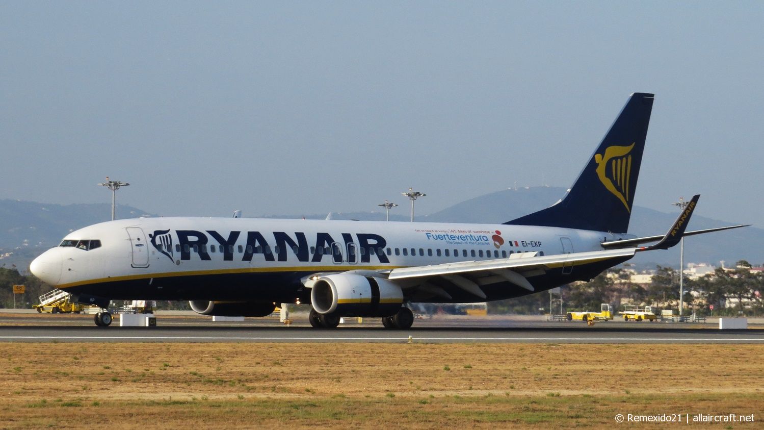 EI-EKP · Boeing 737-8AS(WL) · (FAO / LPFR)