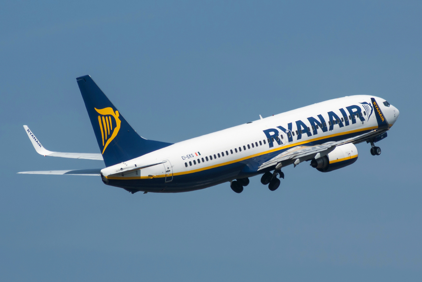 EI-EKS (38504) 2010 Boeing 737-8AS WL