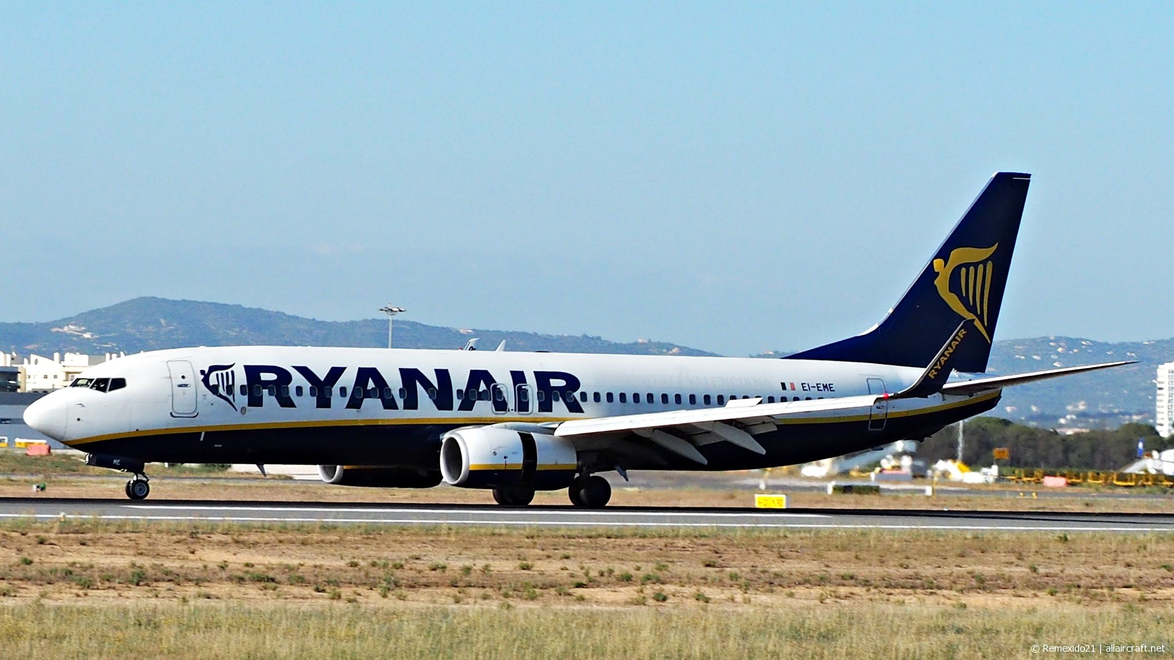 EI-EME (35029) 2010 Boeing 737-8AS(WL)
