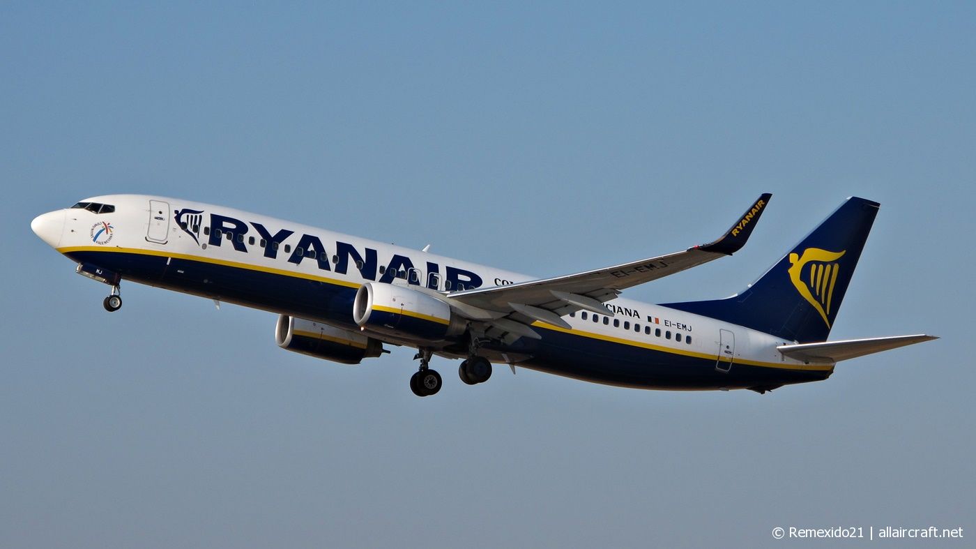 EI-EMJ (34975) 2010 Boeing 737-8AS(WL)