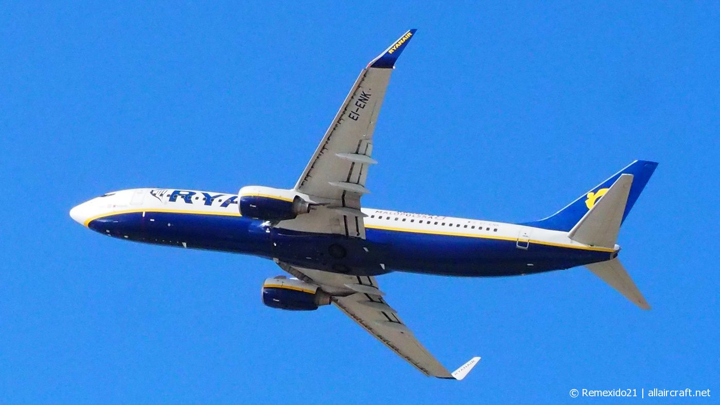 EI-ENK (40303) 2011 Boeing 737-8AS(WL)