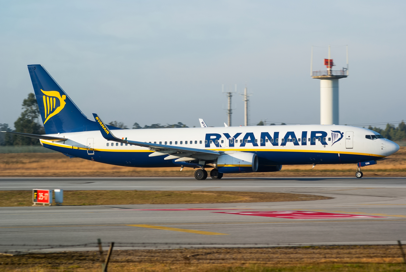 EI-ESN · Boeing 737-8AS(WL) · (OPO / LPPR)